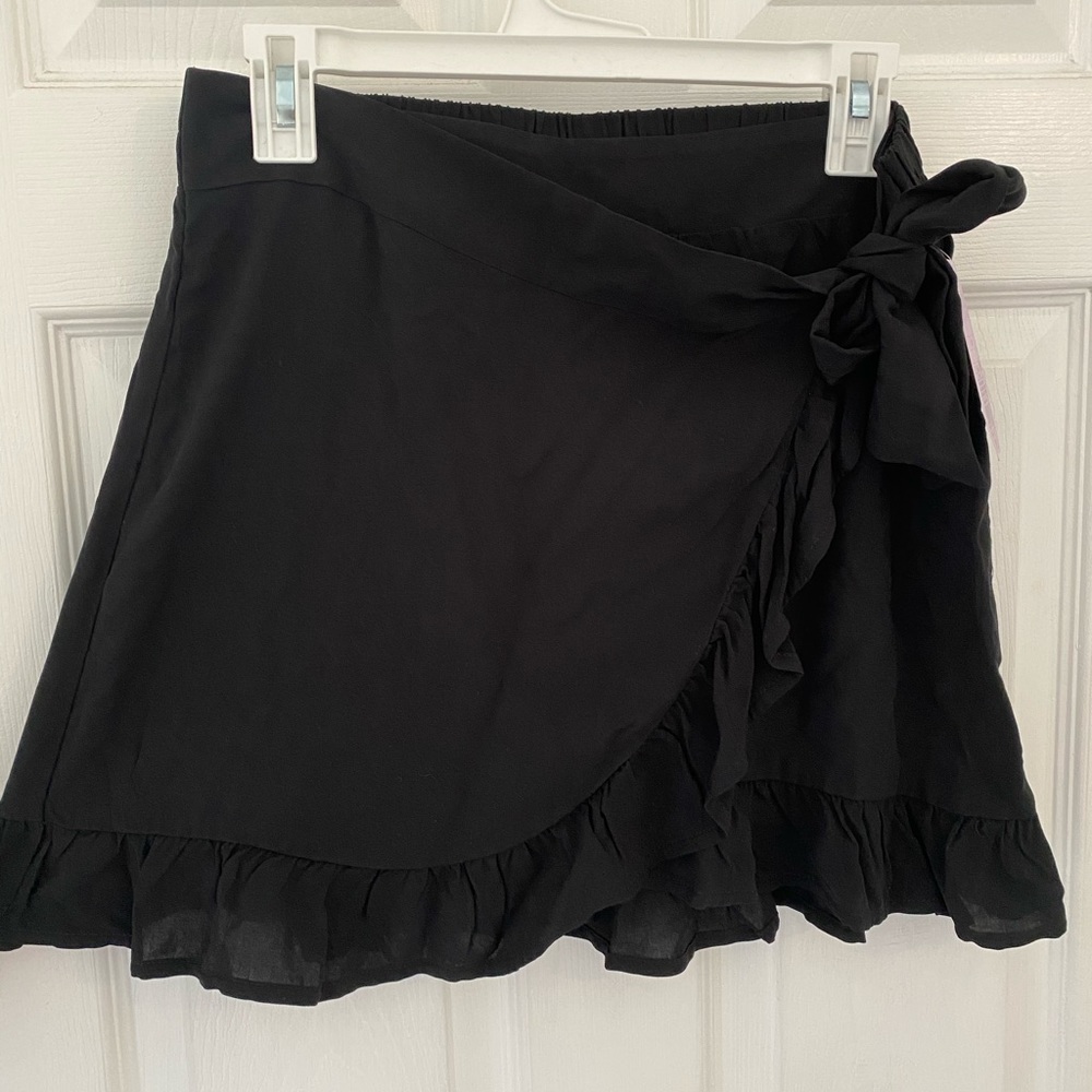 Black Ruffled Skirt - Picture 2 of 4